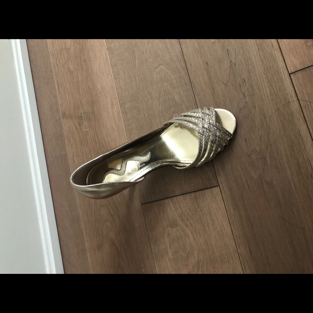 Nina heeled pumps